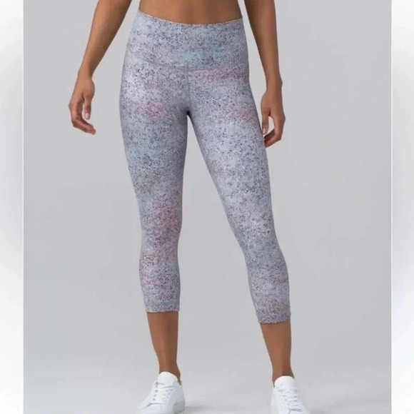 lululemon athletica Pants - Lululemon Wunder Under Crop (Hi-Rise) (Full-On Luxtreme)
Summer Haze Multi - 8